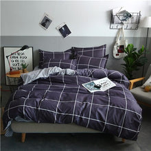 Load image into Gallery viewer, Black Feather Bed Linen Set