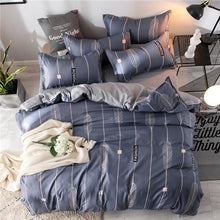 Load image into Gallery viewer, Black Feather Bed Linen Set